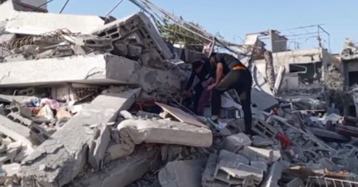 IL VIDEO. Gaza, macerie dopo i nuovi raid. Spiragli per un accordo di tregua