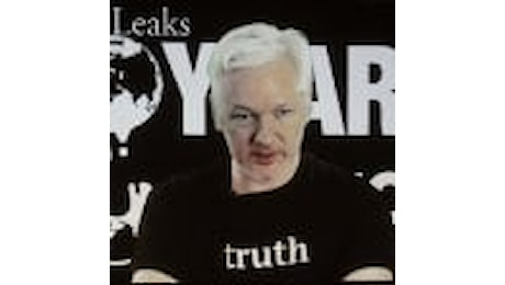 WikiLeaks, Assange interrogato dai giudici svedesi per l'accusa di stupro del 2012