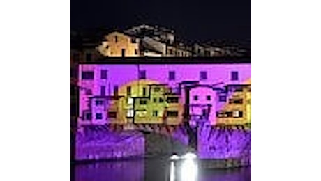 Firenze, la magia delle luci di Natale fa risplendere d'arte Ponte Vecchio