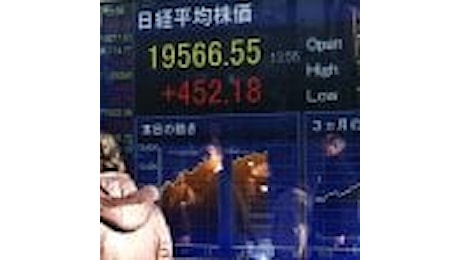Borsa, il calo dello yen sul dollaro trascina i listini asiatici