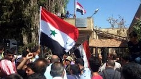Siria, le truppe di Assad entrano a Daraa, la culla della rivolta