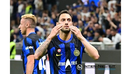 FOTO – Calhanoglu ritrova l’Inter e lancia la sfida: «Tornato e ho fame!»