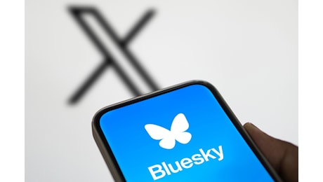 Bluesky è davvero l'alternativa a X? Tutto sul fenomeno che può cambiare lo scenario dei social media