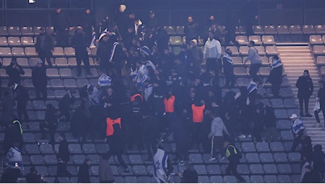 Tensione e scontri allo Stade de France durante Francia-Israele