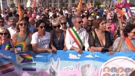 Napoli Pride, in 200mila per le strade della città
