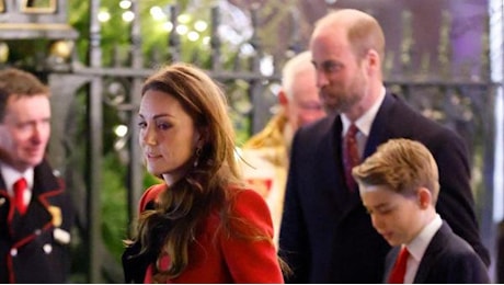 Kate e William, il cartello di Natale divertente per far sentire i loro figli «uguali agli altri bambini»