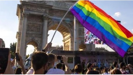 La parata del Milano Pride - Le immagini in diretta video