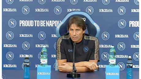 Conte conferenza lampo, non aveva voglia di parlare: «Come se ne esce? Lavorando, lavorando, lavorando»