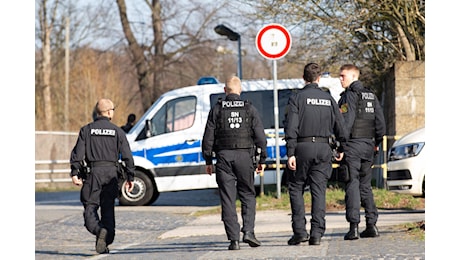 Zurigo, uomo accoltella e ferisce tre bambini in un asilo: arrestato