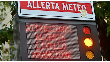 Scuole chiuse lunedì a Bologna, Catanzaro e in molti comuni di Emilia Romagna e Calabria