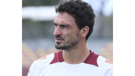 Hummels punge la Roma sui social: 'Le foto in partita arriveranno presto, credo'