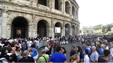 Luna park Colosseo: su AirBnb sponsor e i gladiatori scoppia la polemica. Gualtieri chiede lo stop