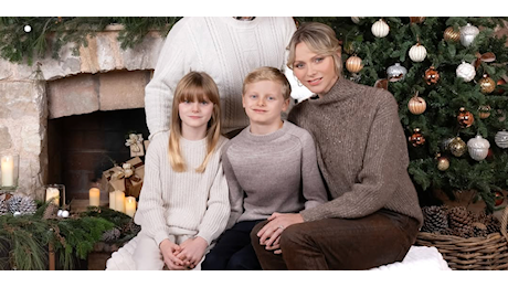 Il look cozy della principessa Charlène di Monaco è l'outfit perfetto per le feste