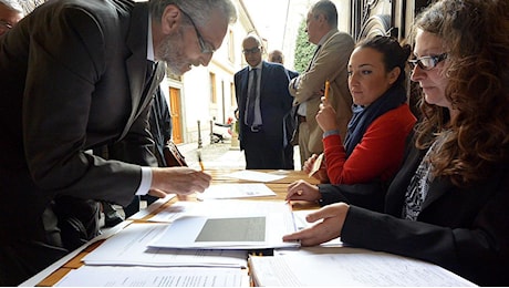 A Biella la raccolta firme contro la legge Calderoli sull’autonomia differenziata delle regioni