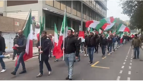 Il video del corteo e dei cori dell'estrema destra a Bologna