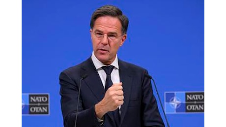 Nato, l’allarme di Rutte: “Russia si prepara a confronto a lungo termine”