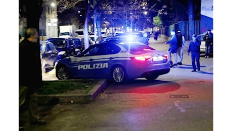 Violento scontro tra tunisini ed egiziani davanti al Colosseo ...