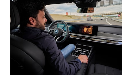 BMW Serie 7 con la guida autonoma di Livello 3 in Germania, ora distrarsi è legale