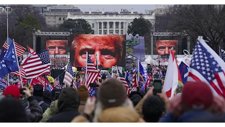 Quattro anni dopo Capitol Hill, l’eversore Trump torna alla Casa Bianca: chi l’avrebbe mai detto?