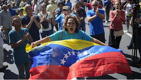 Venezuela: spari contro lo staff di Machado, la leader dell'opposizione arrestata e poi rilasciata