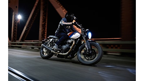 Triumph Speed Twin 900 si rinnova per il 2025. Novità e prezzi