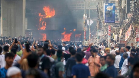 Bangladesh, infuria la protesta contro il Governo