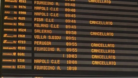 Sciopero treni 24 novembre, cancellate decine di tratte: le fasce garantite, i rimborsi