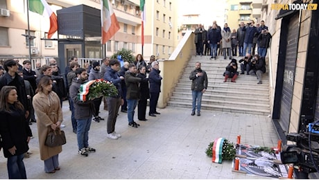 Roma, urla Viva la resistenza durante la commemorazione di Acca Larentia. Fermato e identificato