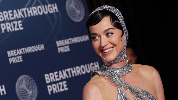Katy Perry e le altre cinque vip nello spazio: il lancio in diretta (VIDEO) - movieplayer.it Katy Perry e le altre cinque vip nello spazio: il lancio in diretta (VIDEO) - movieplayer.it