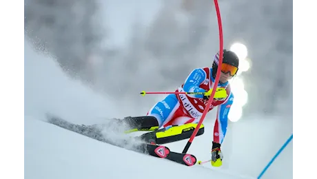 Amiez fa impazzire la Francia priva di Noel: a Val d'Isère c'è il figlio d'arte davanti dopo la 1^ manche, Vinatzer in difesa