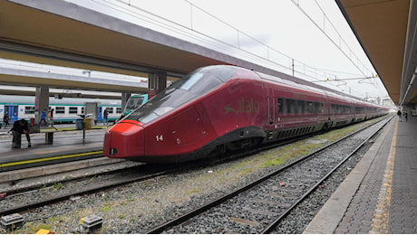 Treno Italo bloccato, forti rallentamenti sull’alta velocità Roma-Firenze. Da accertare le cause del blocco