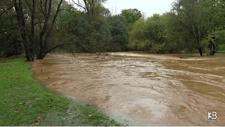 Cronaca meteo diretta - Maltempo Milano, fiume esondato al Parco Lambro - Video