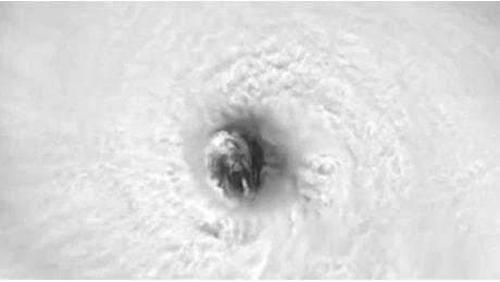 Un potente uragano sulle isole caraibiche: le immagini dal satellite
