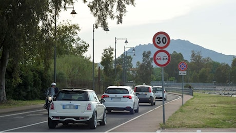 Approvato il nuovo Codice della strada: «Sulle zone 30 delibere di Olbia e Bologna illegittime»