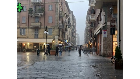 Confermata l’allerta rossa e arancione sino a mezzanotte sul Levante ligure. Mercoledì ritornerà la gialla dalle 15