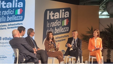 Daniele Santanchè a Brucoli per la festa di Fratelli d’Italia “Basta conti sul numero dei turisti, importa la qualità”