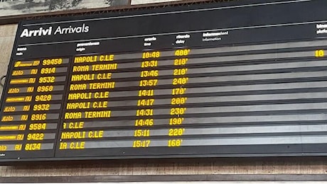 Treni in ritardo oggi a Firenze. Guasto alla linea ferroviaria, Italia divisa in due. I mezzi coinvolti