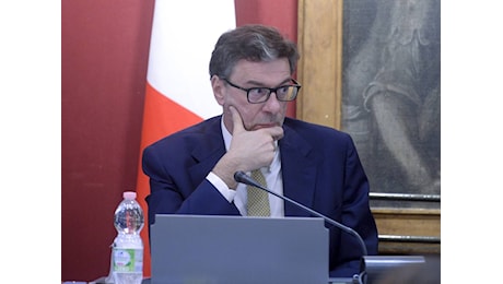 Giorgetti: Sugli incentivi auto non si torna indietro