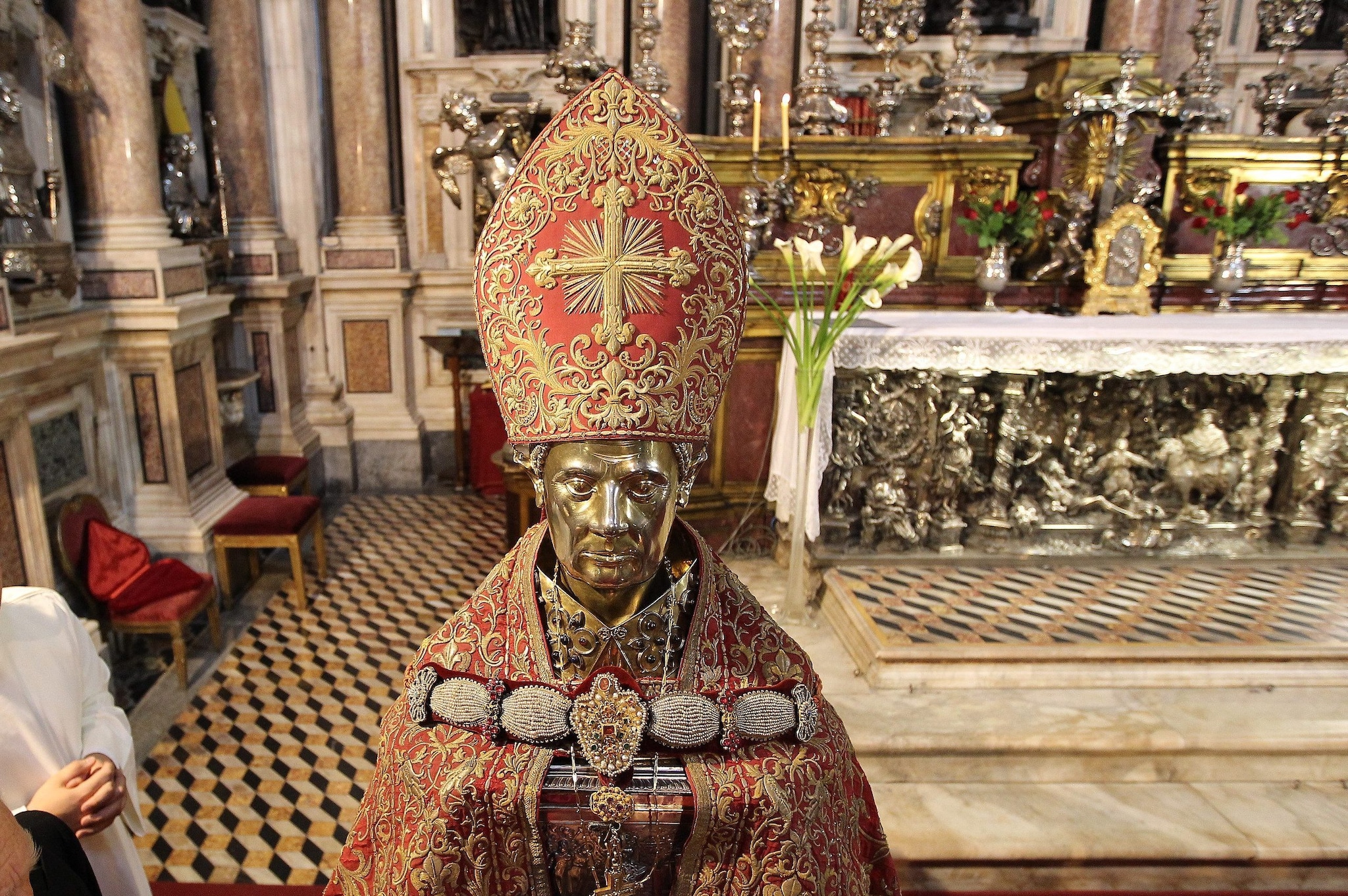 San Gennaro Nel Duomo Di Napoli Si Attende Il Miracolo Di Dicembre Il