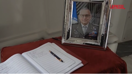 VIDEO Claudio Graziano, chiesa gremita per i funerali del generale
