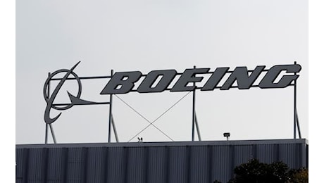 Usa, gli operai della Boeing accettano l'accordo: finisce lo sciopero