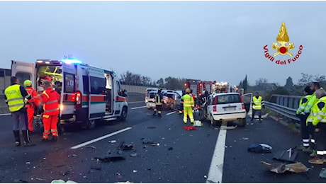 Tragedia sull’A14: una vittima e quattro feriti in un grave incidente stradale nei pressi di Civitanova Marche