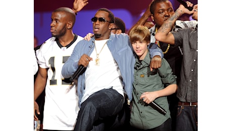 Puff Diddy e i suoi collaboratori facevano sesso con Justin Bieber, l’accusa choc