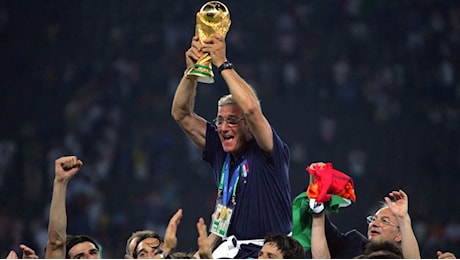 LIPPI, FESTA A SORPRESA CON GLI AZZURRI CAMPIONI DEL MONDO NEL 2006