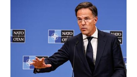 Nato, l’esordio di Rutte: “Produrre più armi e più velocemente”