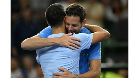 Djokovic in campo nel commosso addio al tennis di Del Potro