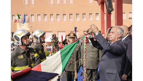 Piantedosi al giuramento di 957 Vigili del fuoco presso le Scuole Centrali Antincendi di Roma