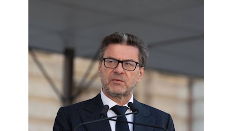 La promessa di Giorgetti: La manovra del governo non cambia programma