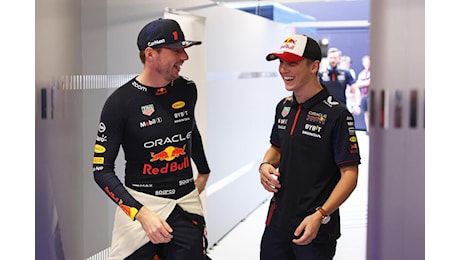 Sì, è successo davvero: Perez è stato licenziato dalla Red Bull, che lo ha già sostituito. E intanto Verstappen ammette: Ho fatto dei colloqui