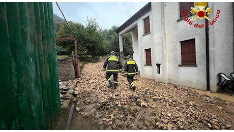 Colata di detriti e fango a Monselice, scenario da incubo: «Bloccati, l'acqua è entrata in casa»